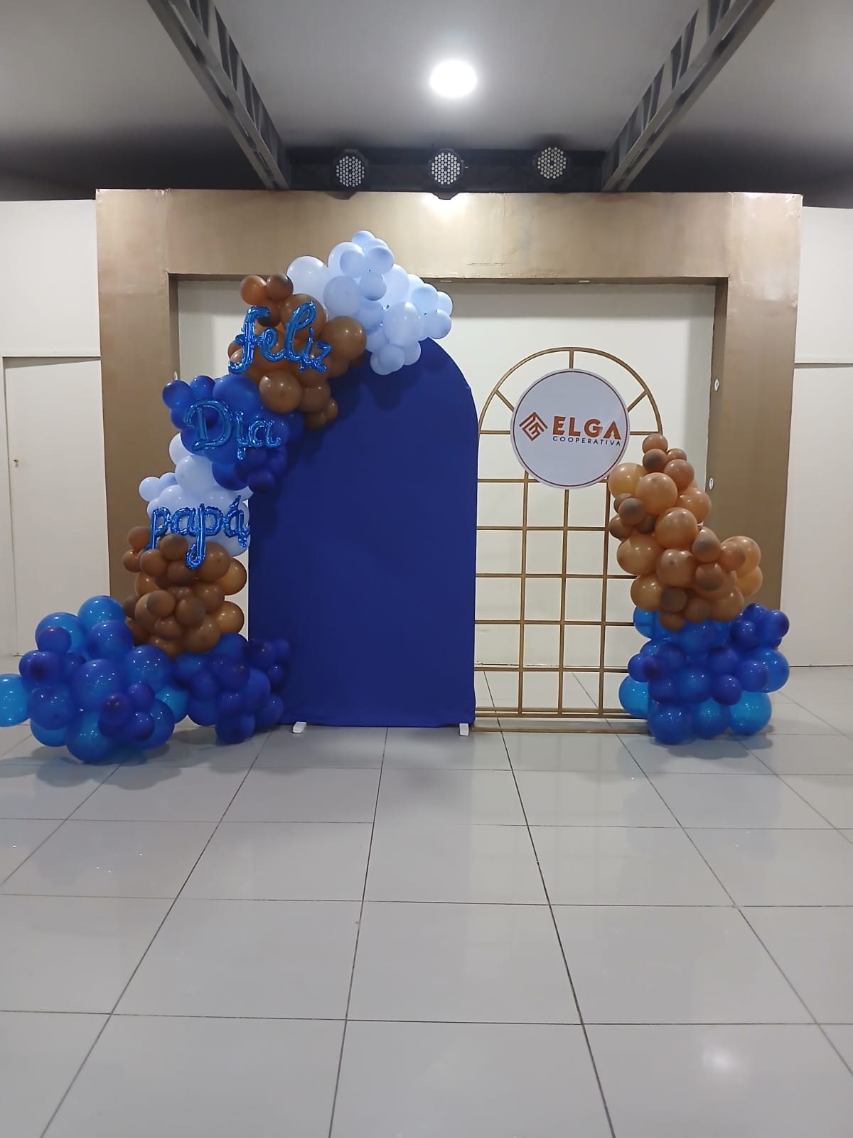 Mesa de novios decorada