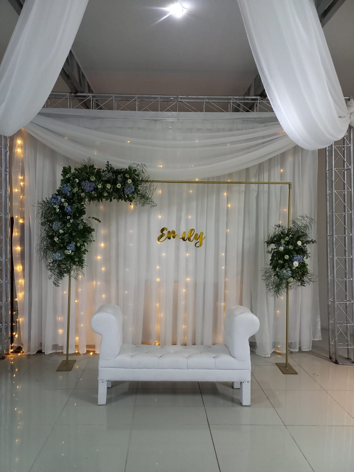 Decoración blanca para boda