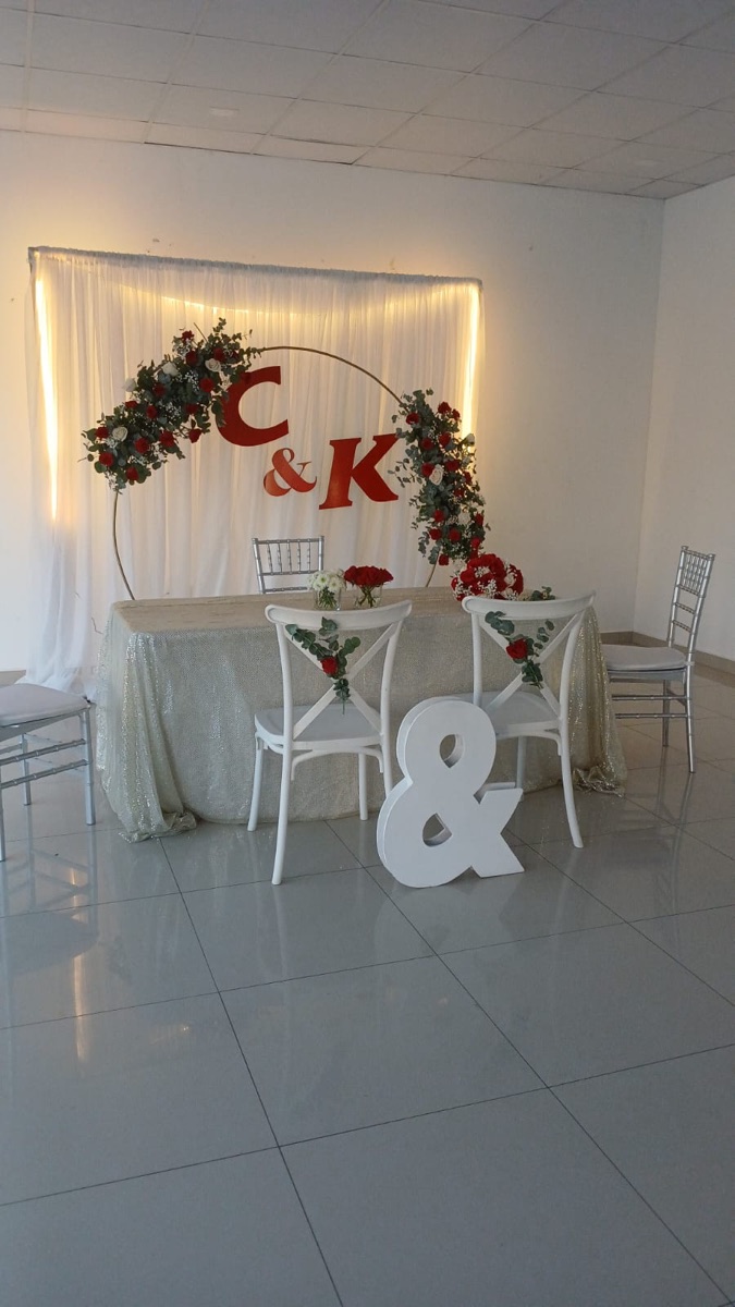 Entrada decorada para una celebración