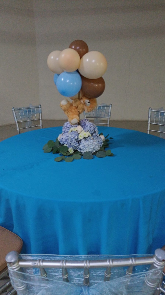 Centro de mesa con globos